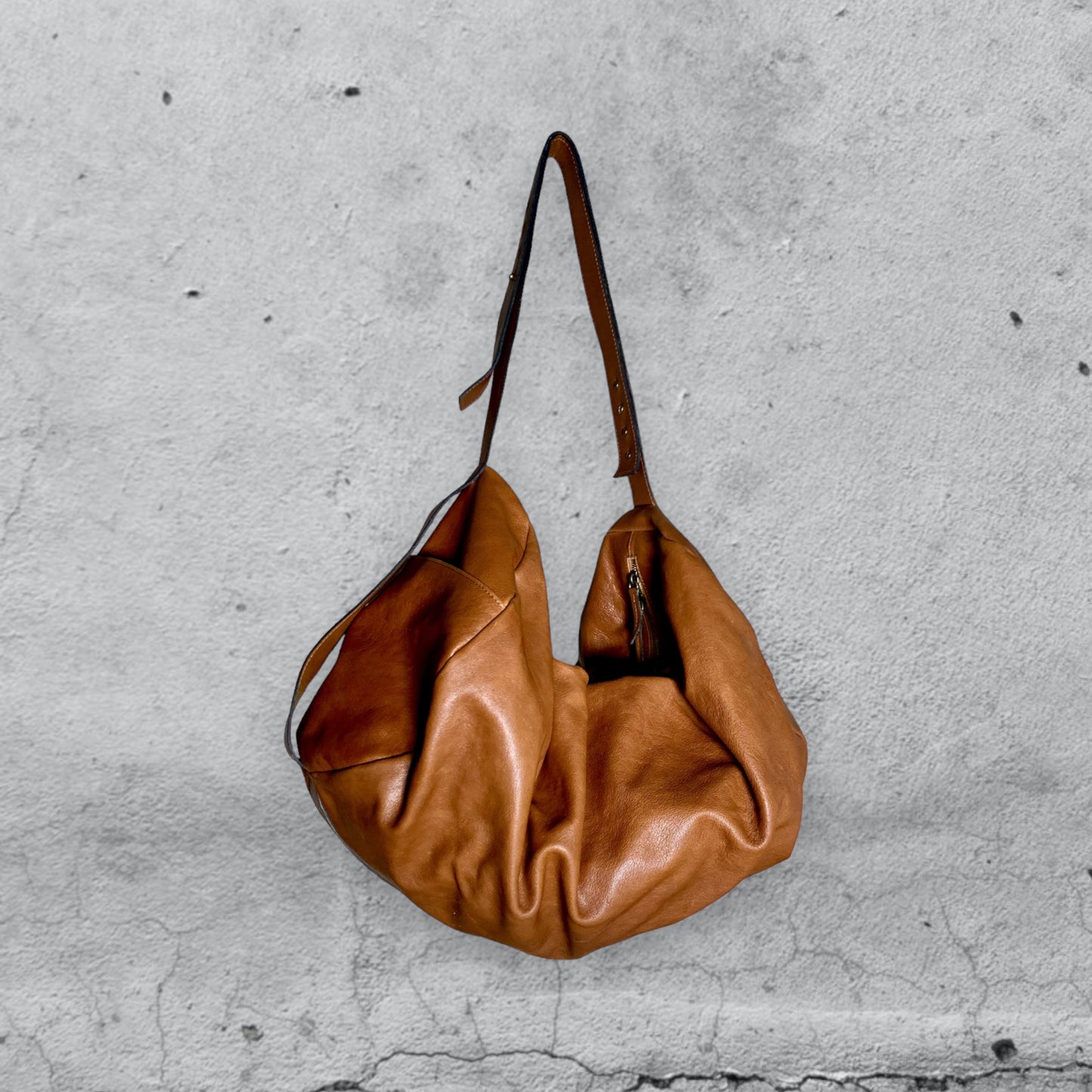 FLO • Cuoio / ROW