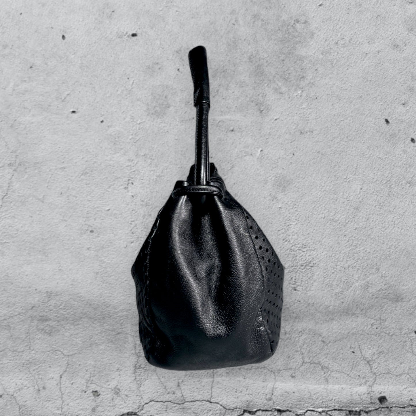 borsa a spalla MONA • forato nero