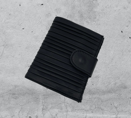 Q Wallet // plissè • nero